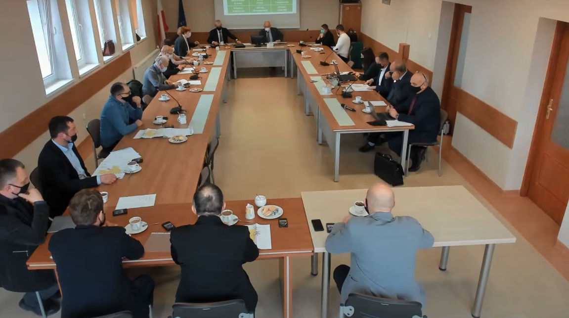 Gmina Stara Kiszewa. Z ostatniej sesji. Pomogli swoim firmom Kurier